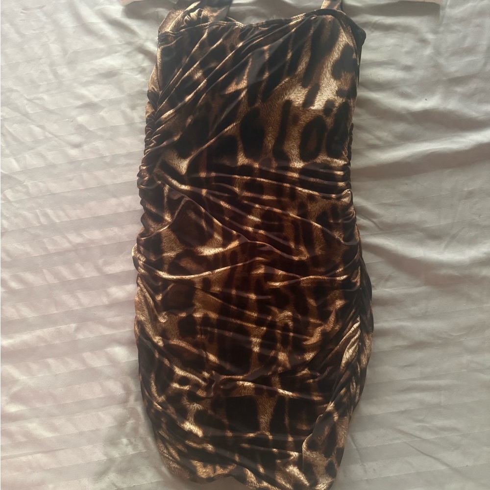 Leopard Print Ruched Dress - Picture 6 of 6